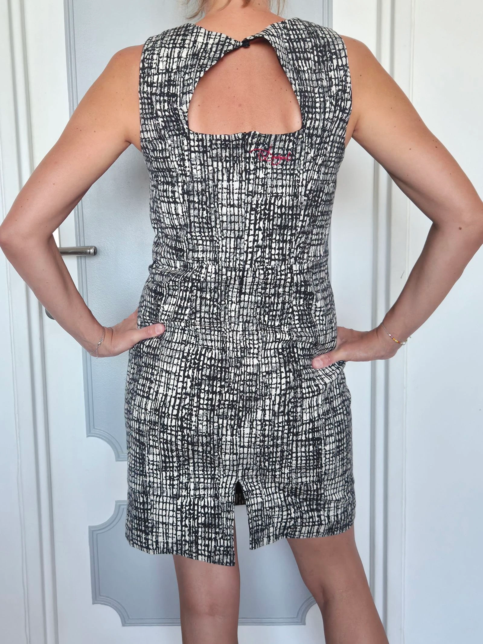 Robe courte Desigual Taille 38 – photo 3